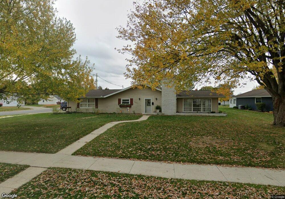 301 Stinebaugh Dr, Wapakoneta, OH 45895 - photo 1