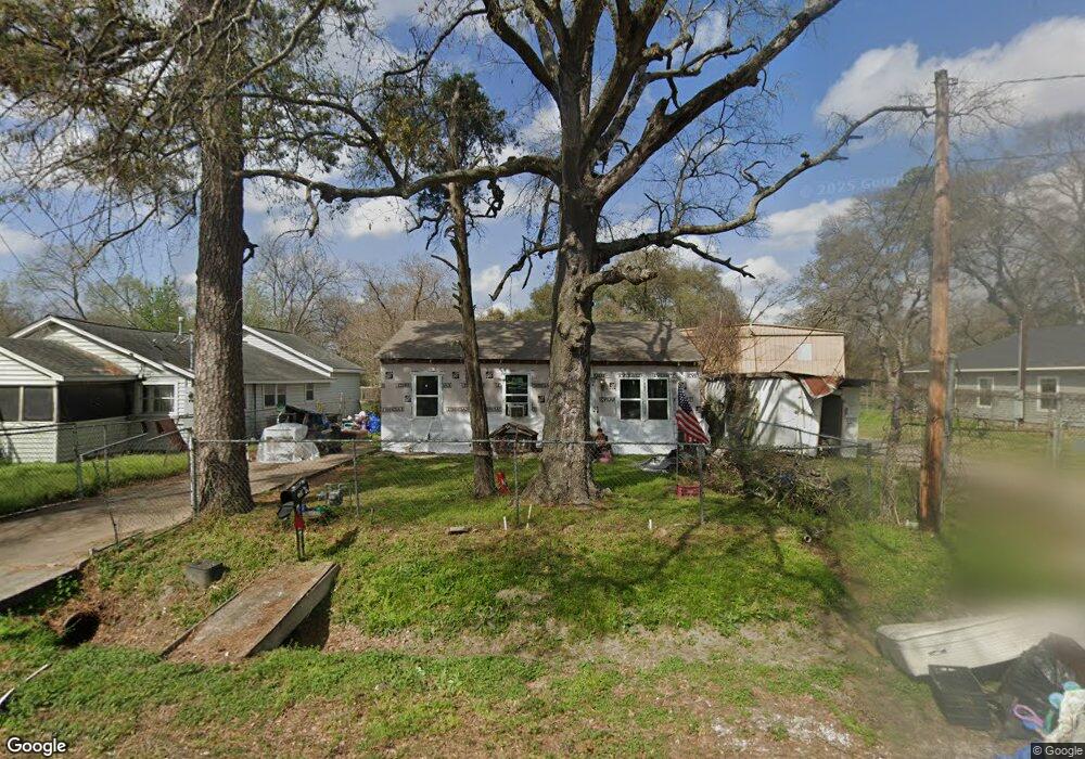 1213 Duff Ln, Houston, TX 77022 - photo 1