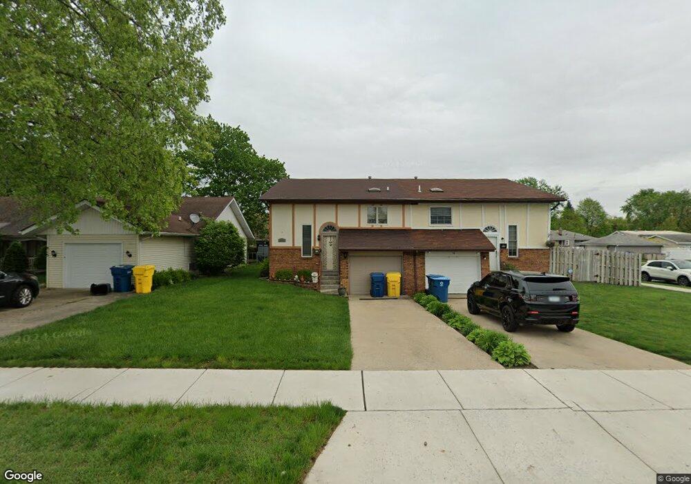 811 N Wiggs St, Griffith, IN 46319 - photo 1