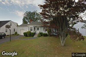 41 Keeher Ave, Newport, RI 02840