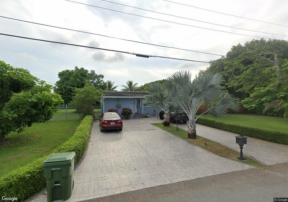 713 SW 5th Ave, Hallandale Beach, FL 33009 - photo 1