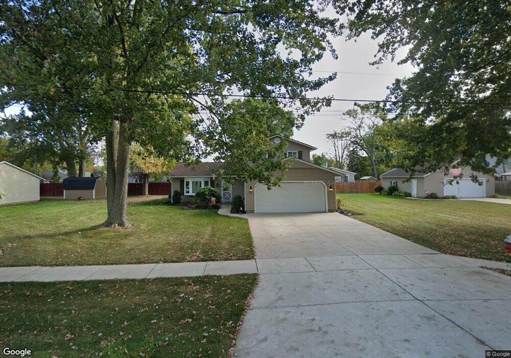 715 Sunset Ave, Sheffield Lake, OH 44054 - photo 1