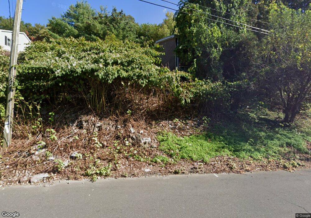 288 Waterville St unit 7, Waterbury, CT 06710 - photo 1