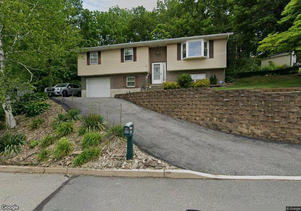 831 Williams Ave, Walnutport, PA 18088 - photo 1