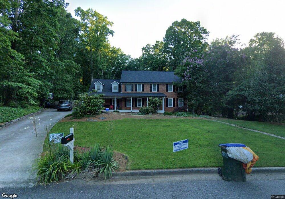 215 Oak Leaf Cir, Roswell, GA 30075 - photo 1