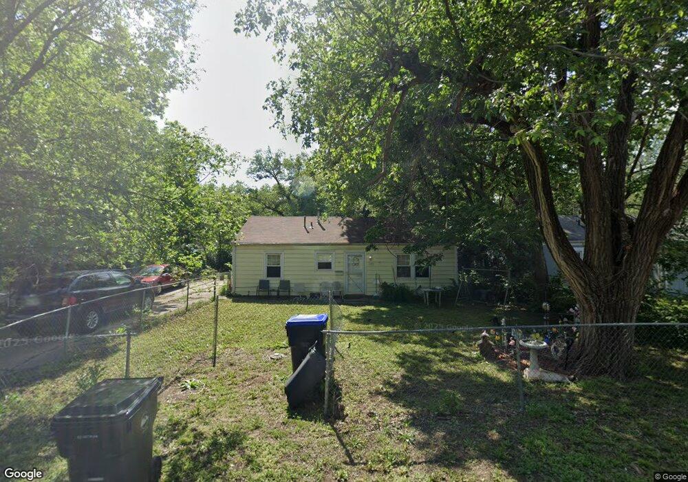 3433 SE Bryant St, Topeka, KS 66605 - photo 1