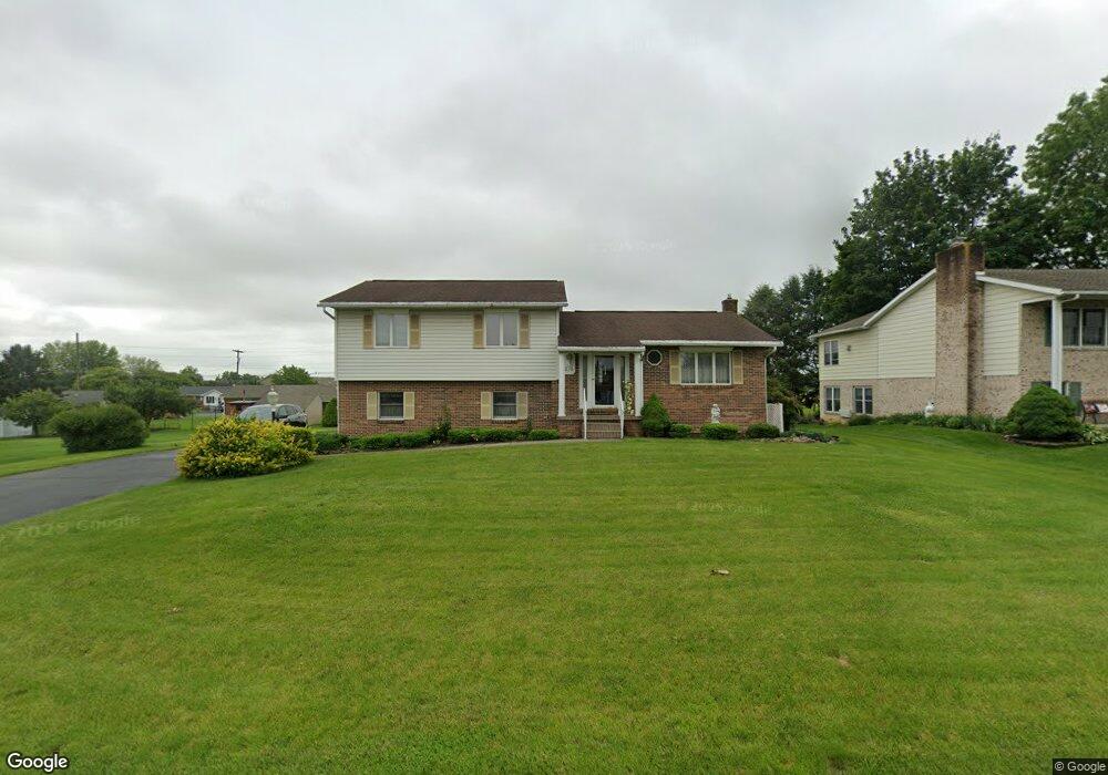 276 Martina Dr, Chambersburg, PA 17201 - photo 1