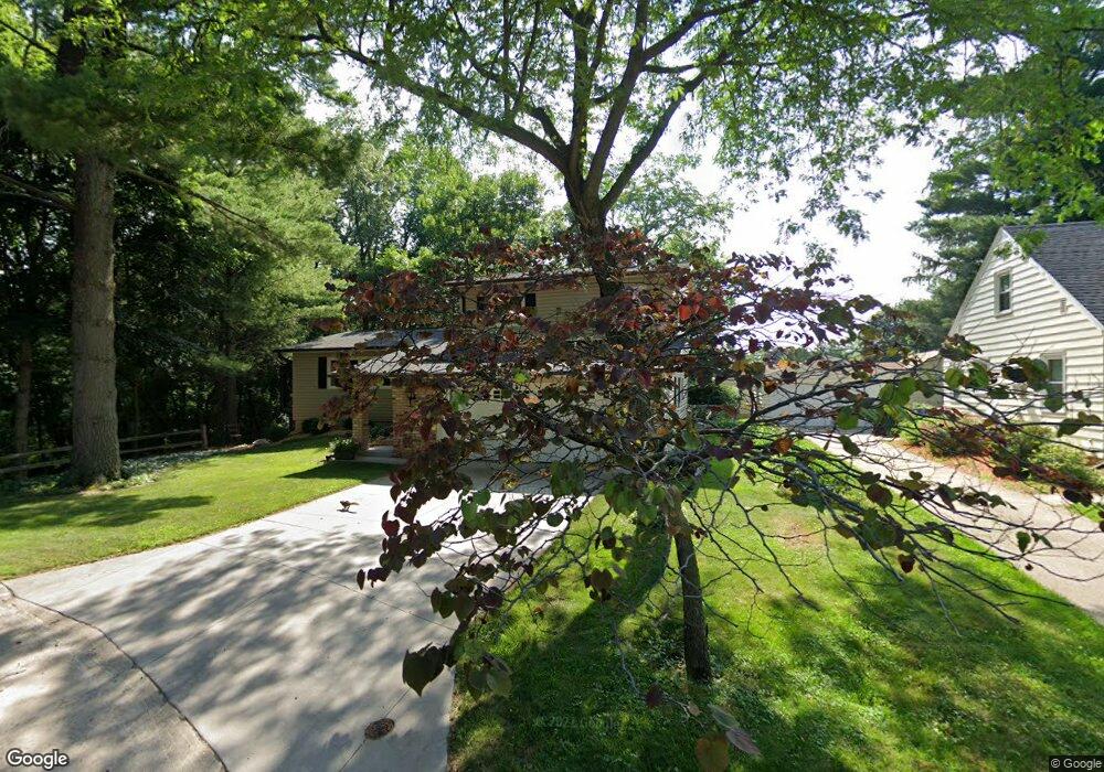 1129 25th St SE, Cedar Rapids, IA 52403 - photo 1