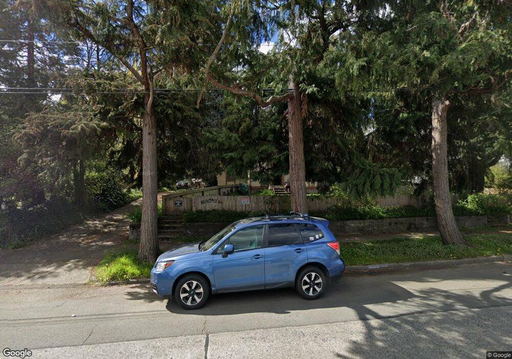 724 NW 4th St, Grants Pass, OR 97526 - photo 1