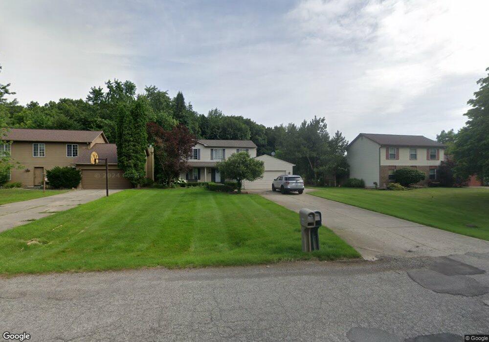 6520 Fieldview Ave, West Bloomfield, MI 48324 - photo 1