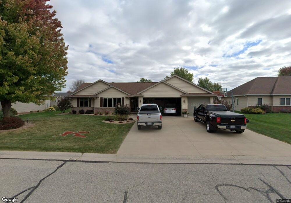 N9154 Hedgerow Dr, Appleton, WI 54915 - photo 1