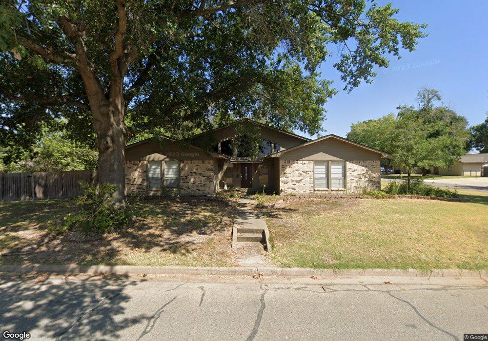400 Mockingbird St, Bonham, TX 75418 - photo 1
