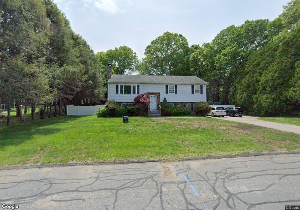 19 Soundview Dr, Pawcatuck, CT 06379 - photo 1