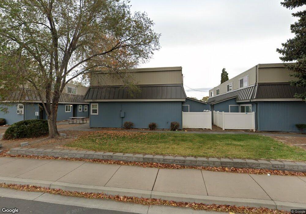 927 SW 11th St, Redmond, OR 97756 - photo 1