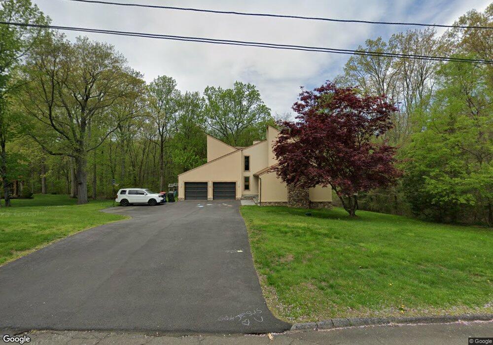 121 Cranbury Dr, Trumbull, CT 06611 - photo 1