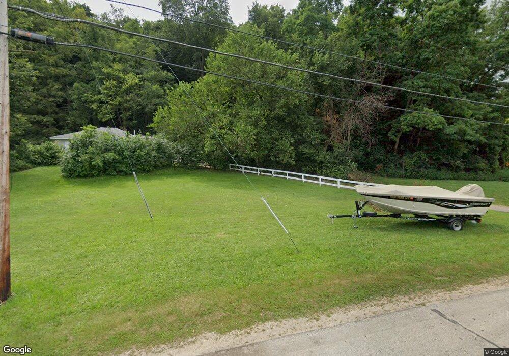 211 W Lake Blvd, Winona, MN 55987 - photo 1