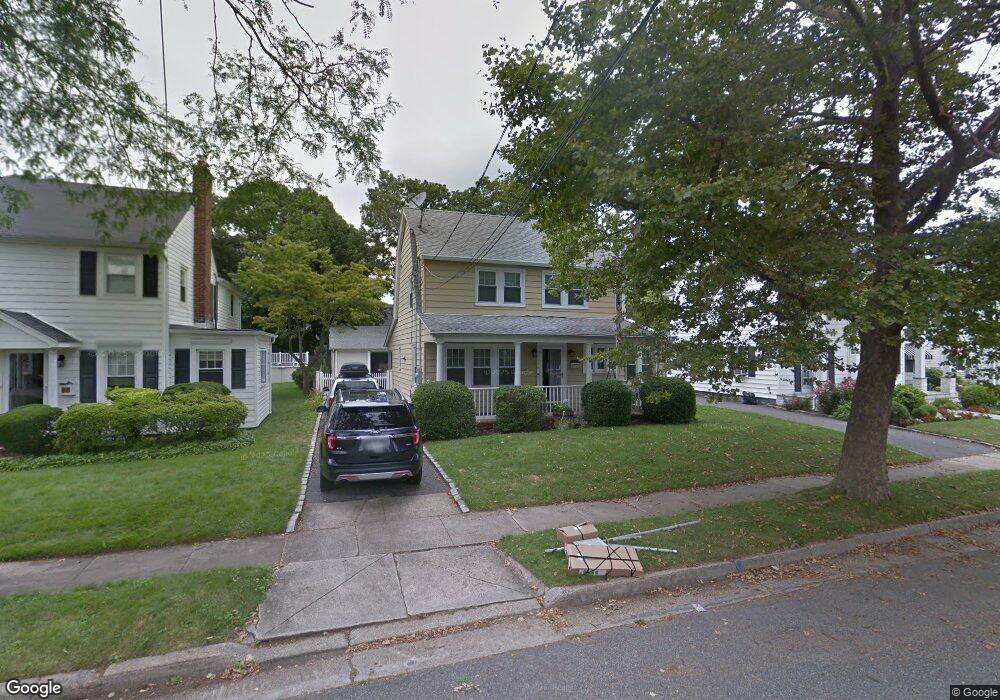 176 Canterbury Rd, Williston Park, NY 11596 - photo 1