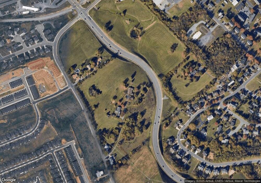 590 Pear St, Harrisonburg, VA 22801 - photo 1