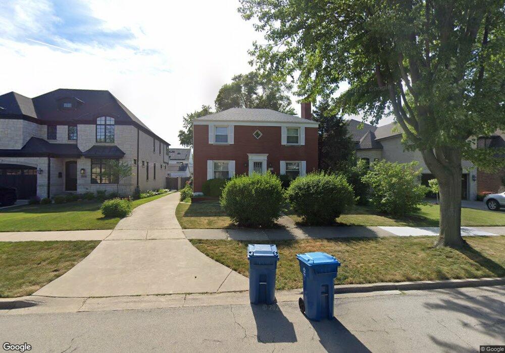 694 S Saylor Ave, Elmhurst, IL 60126 - photo 1