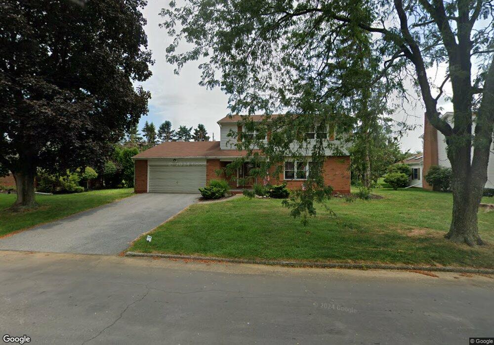 1371 Oak Dr, Macungie, PA 18062 - photo 1