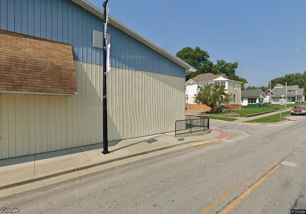 114 W 4th St, Bicknell, IN 47512 - photo 1