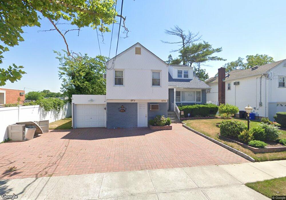 574 Albemarle Place, Cedarhurst, NY 11516 - photo 1