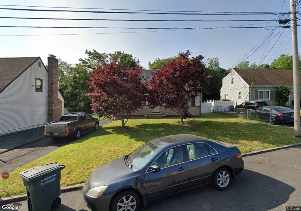 75 Holland Hill Cir, Bridgeport, CT 06610 - photo 1