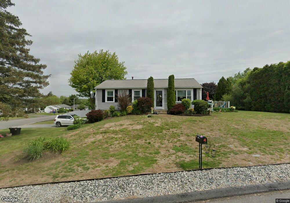 4 Rolling Green Ln, West Warwick, RI 02893 - photo 1