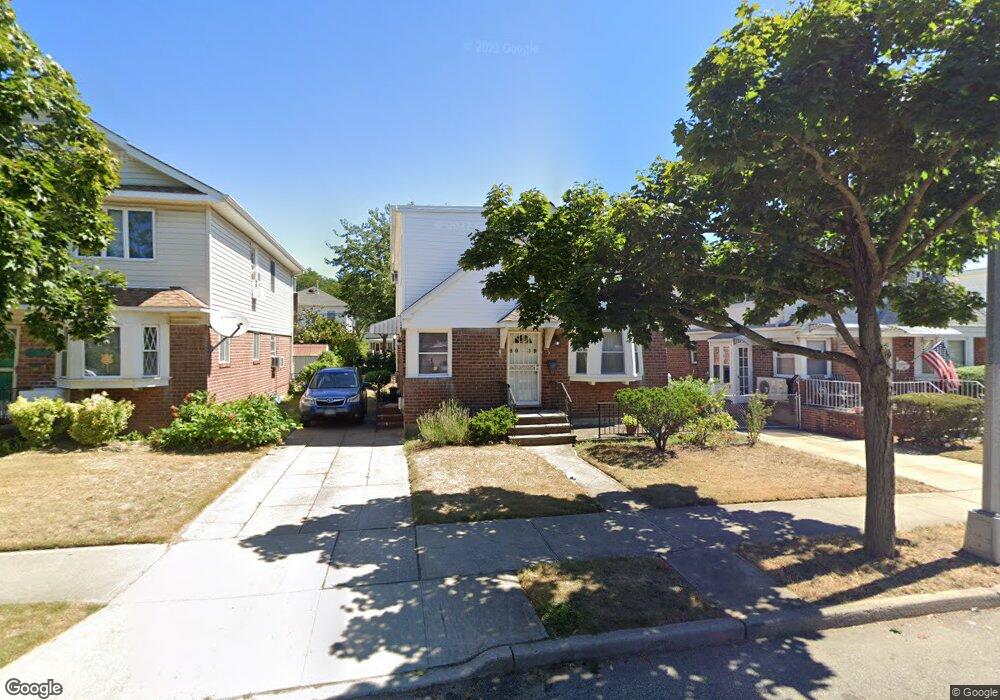 8039 257th St, Glen Oaks, NY 11004 - photo 1