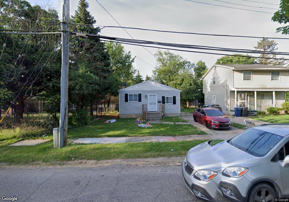 1058 E Russell Ave, Flint, MI 48505 - photo 1