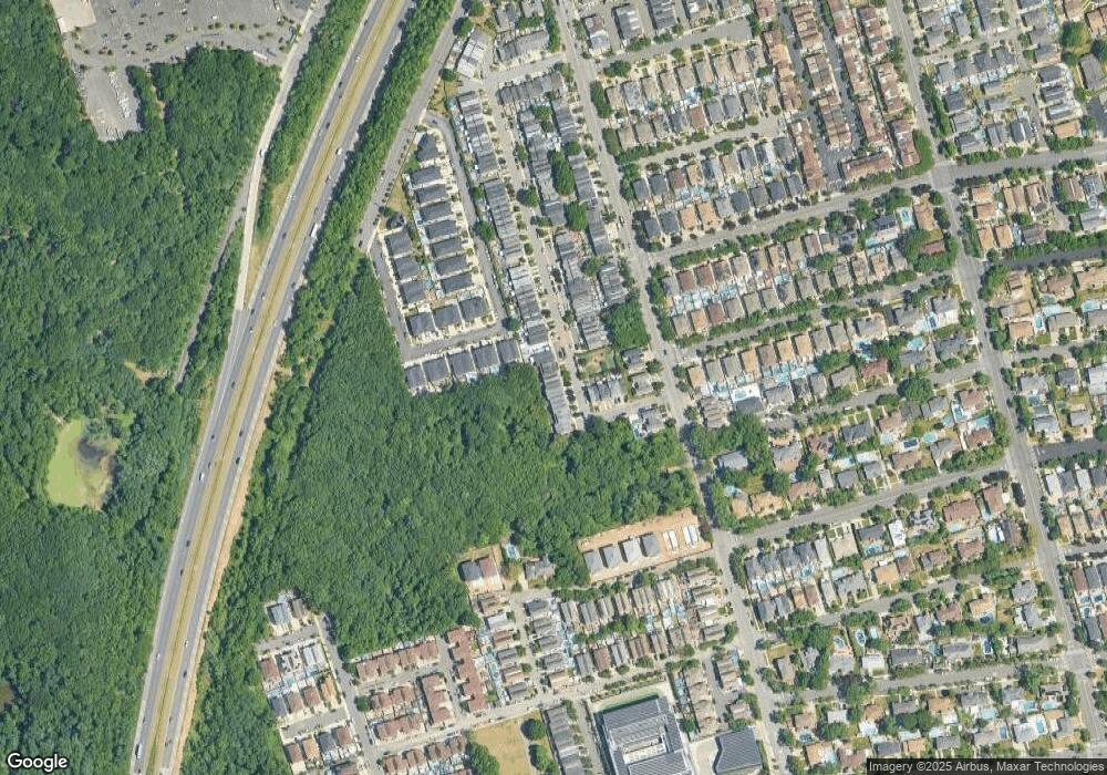 189 Lorraine Loop, Staten Island, NY 10309 - photo 1