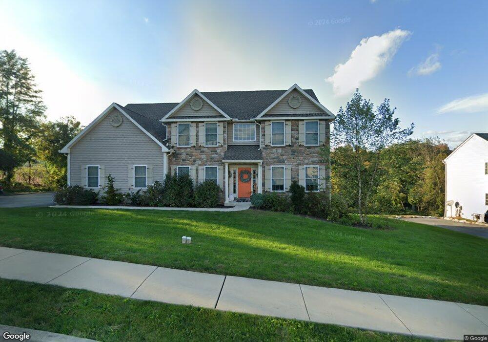 1011 Spinacker Ln, Reading, PA 19605 - photo 1