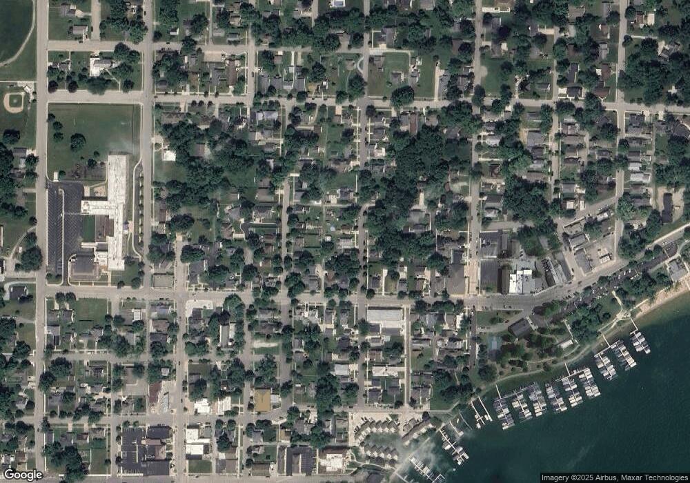 421 Lakeview St, Culver, IN 46511 - photo 1