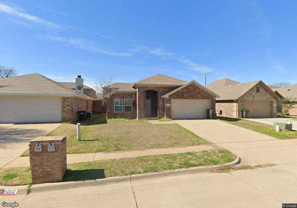 4204 Sapphire Ln, Granbury, TX 76049 - photo 1