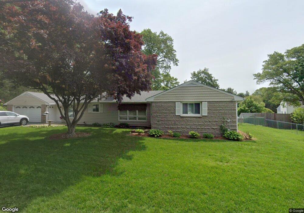 19 Hillcrest Ave, Greenville, RI 02828 - photo 1