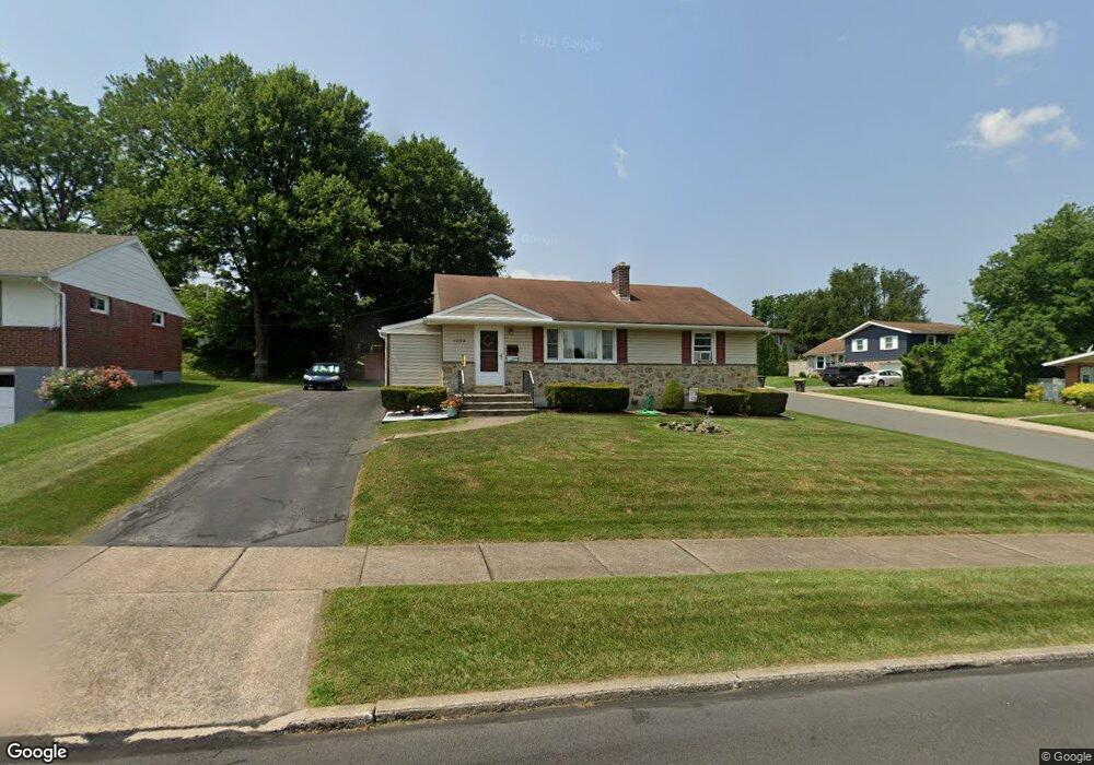 1054 N 26th St, Allentown, PA 18104 - photo 1