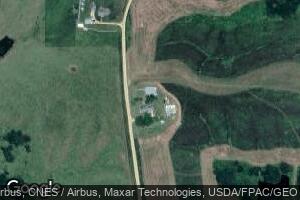 13056 Pioneer Rd, Wyoming, IA 52362