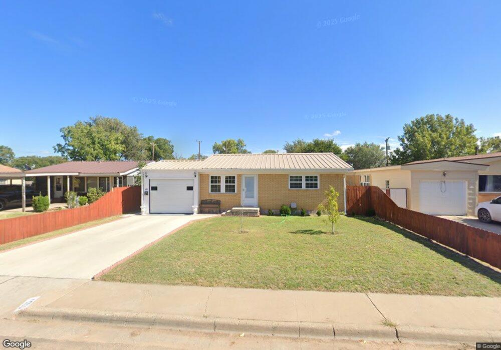 410 Oak Ave, Dumas, TX 79029 - photo 1