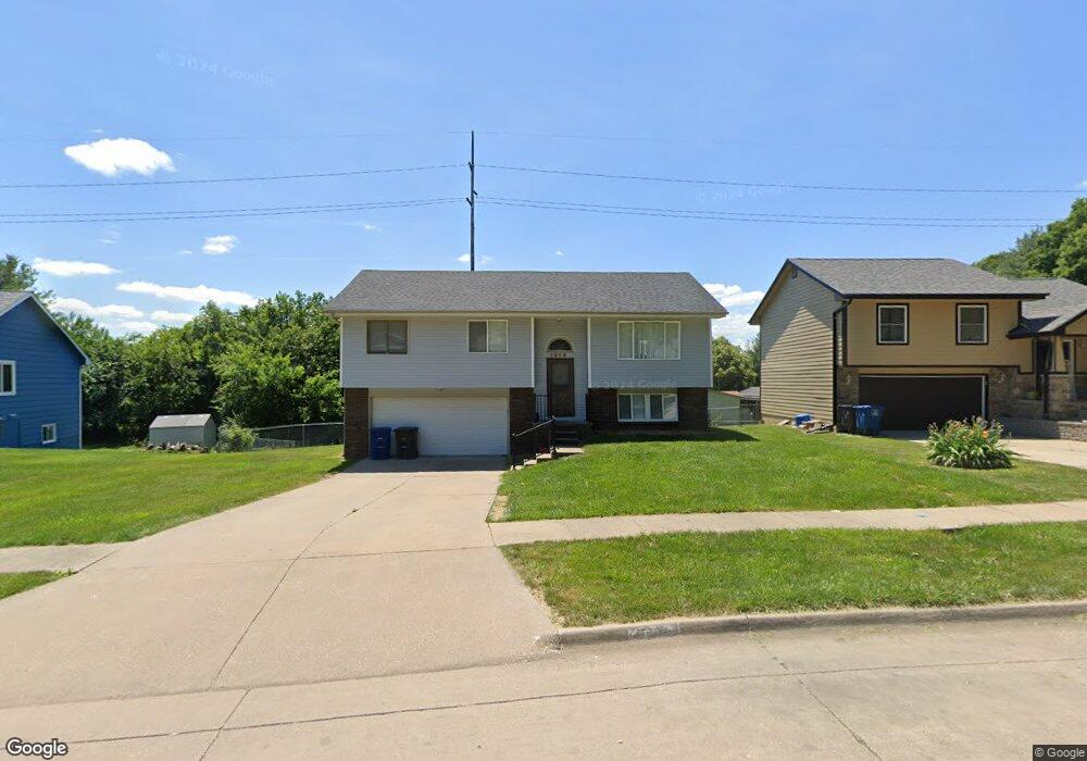 1925 E Maish Ave, Des Moines, IA 50320 - photo 1