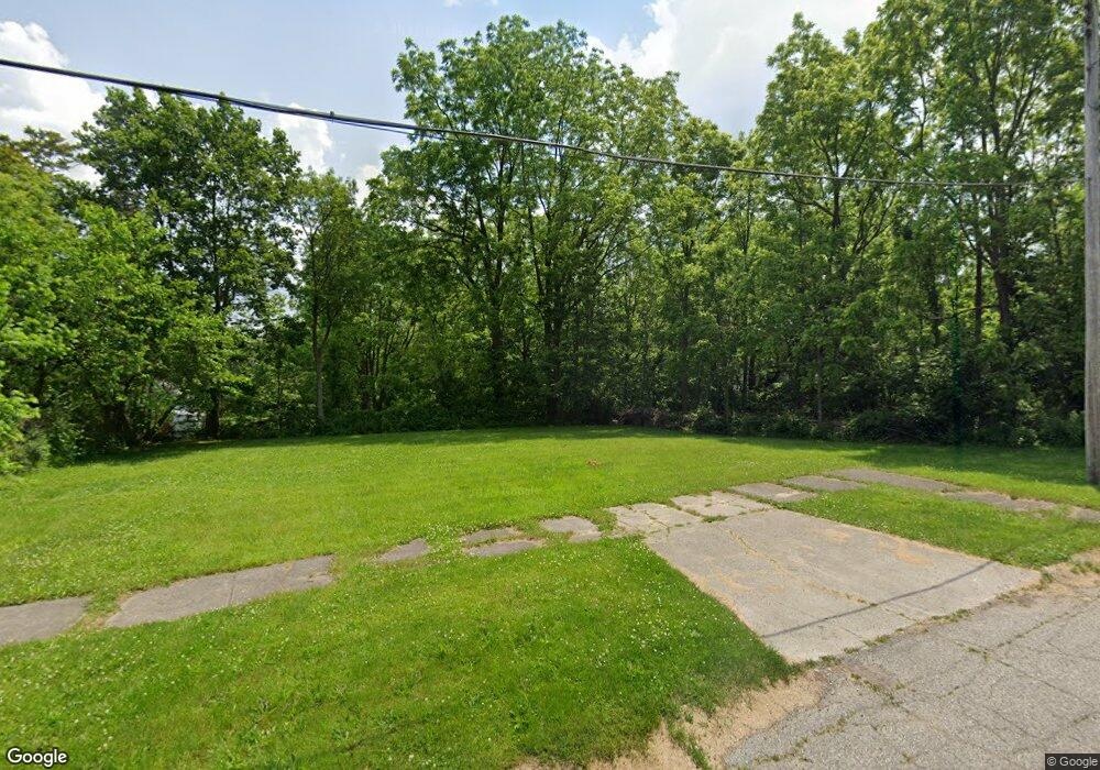 945 Mcqueen St, Flint, MI 48503 - photo 1