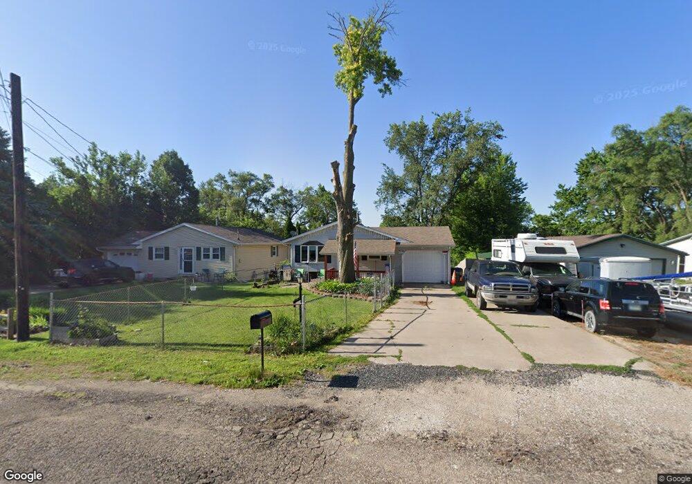 2427 W 47th St, Davenport, IA 52806 - photo 1