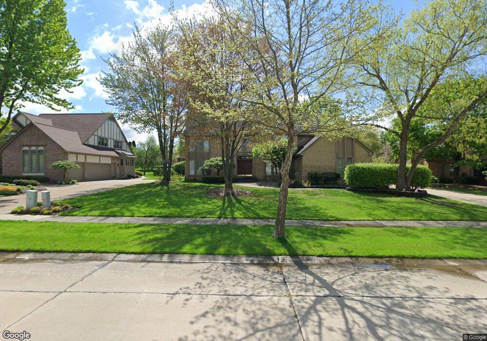 4768 Riverchase Dr, Troy, MI 48098 - photo 1