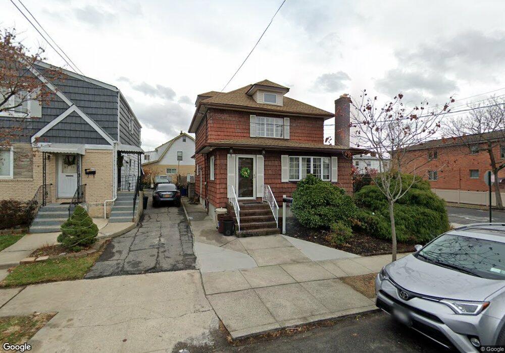 62-17 136th St, Flushing, NY 11367 - photo 1