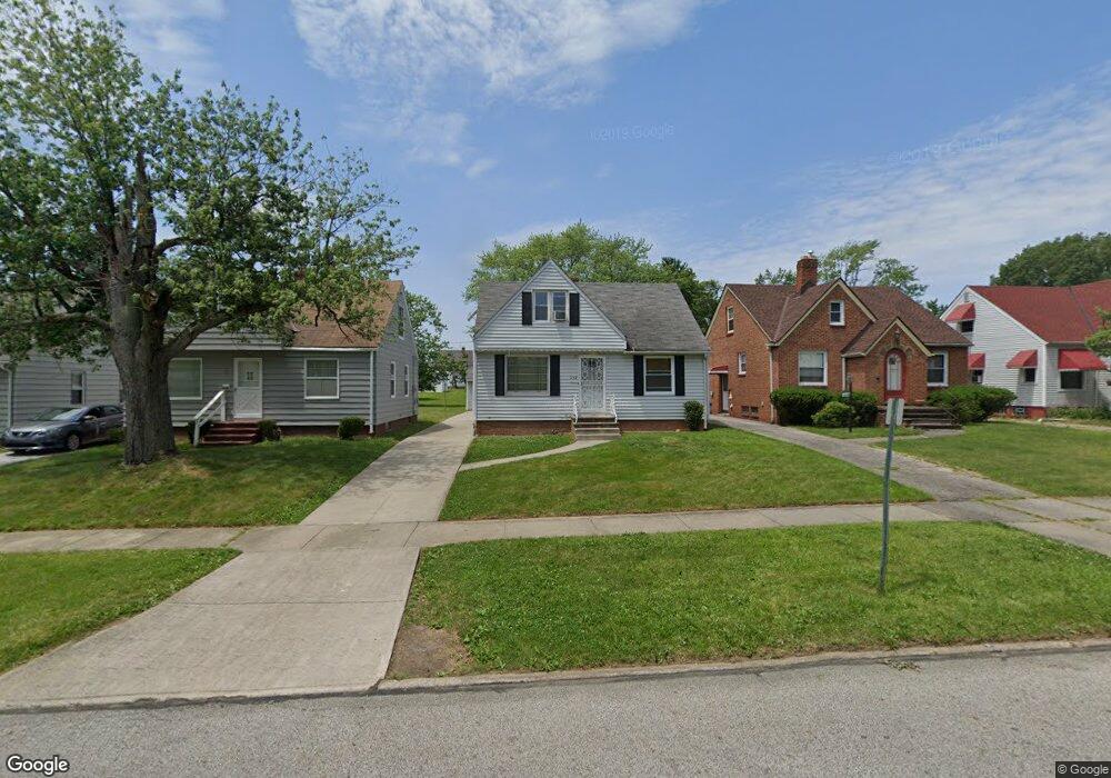 5142 Erwin St, Maple Heights, OH 44137 - photo 1