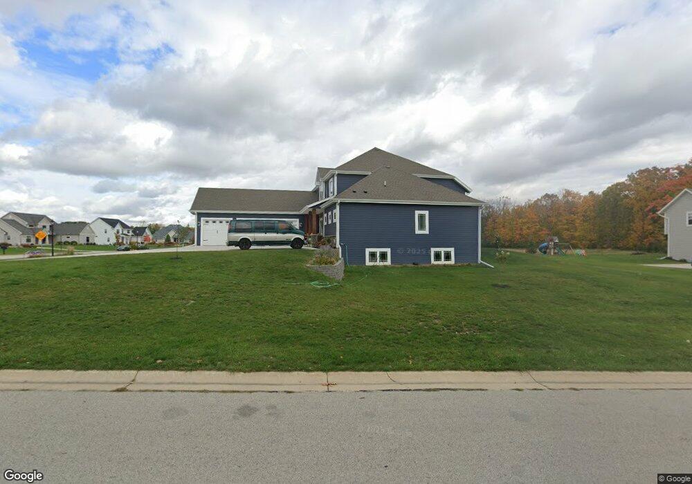 W132N6722 Westview Cir, Menomonee Falls, WI 53051 - photo 1