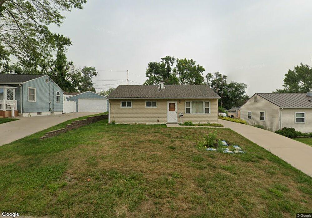 2541 Indiana St SW, Cedar Rapids, IA 52404 - photo 1