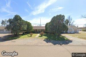 1124 E Gladstone Ave, Frederick, OK 73542