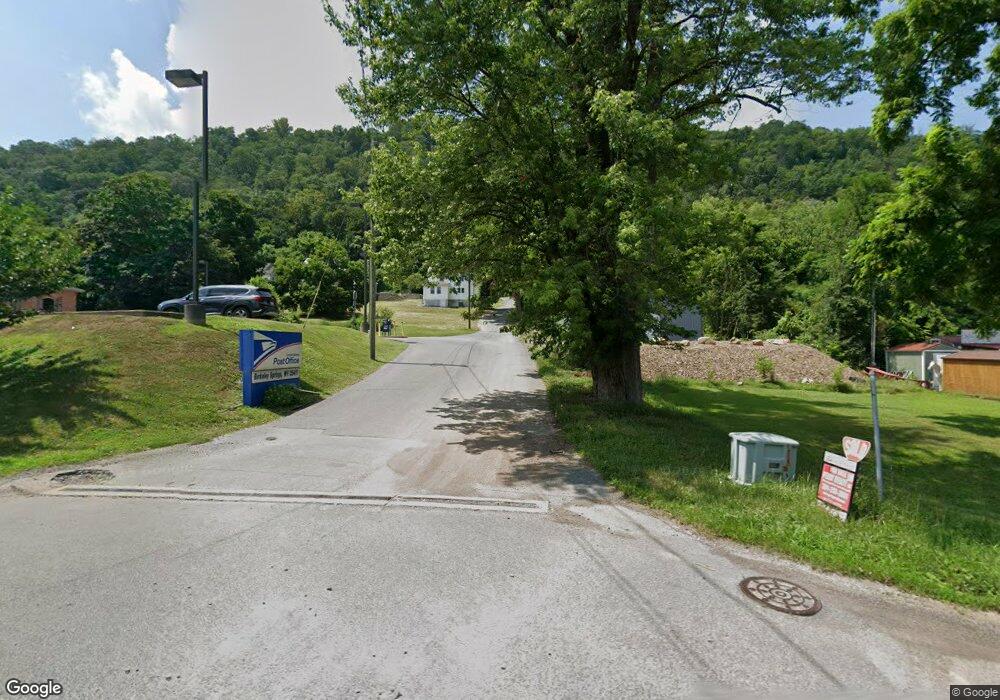 427 N Washington St, Berkeley Springs, WV 25411 - photo 1