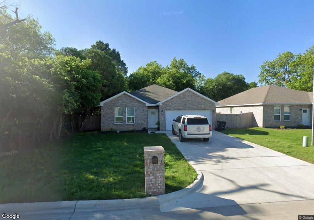 309 Phillips St, Cleburne, TX 76033 - photo 1