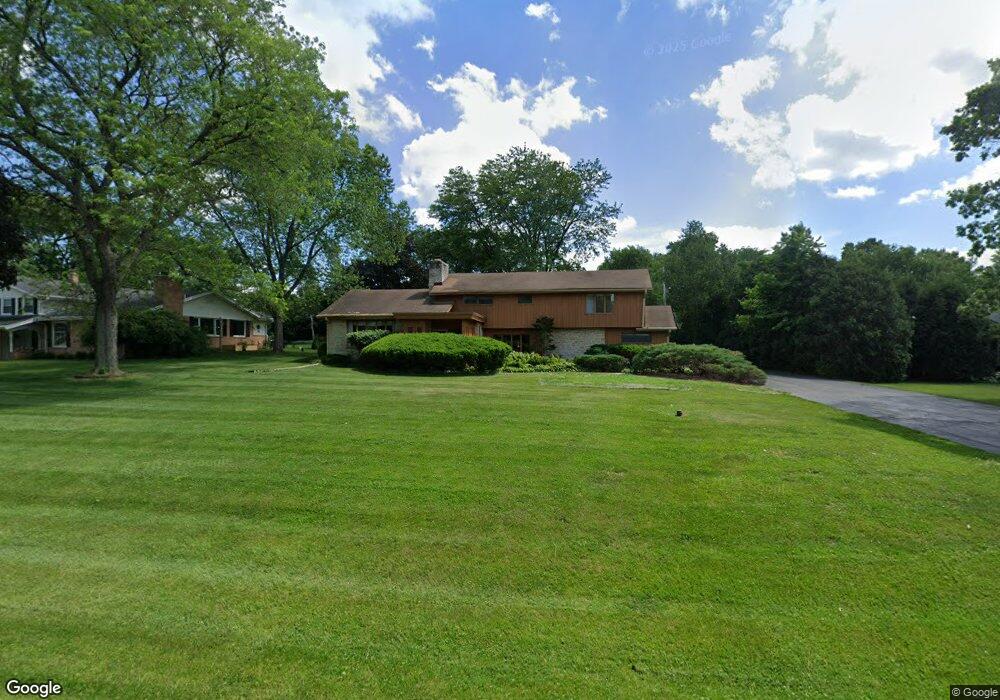 13535 Wrayburn Rd, Elm Grove, WI 53122 - photo 1